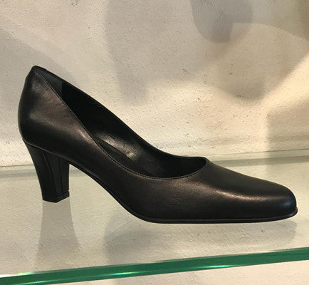 2735-Calf Leren Pump Zwart